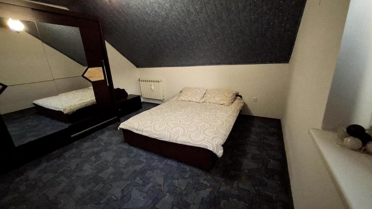 Dom Na Kraju Apartment